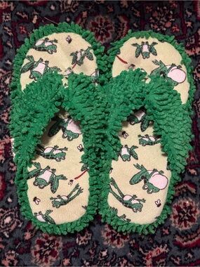Green Chenille Mop-Style Flip Flop Spa Slippers